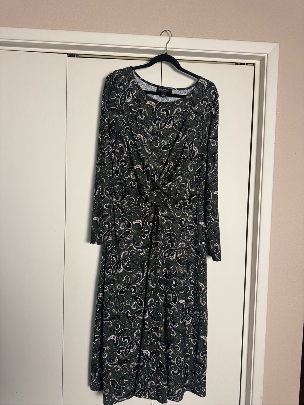Paisley Wrap-Twist Long Sleeve Dress in Dark Green